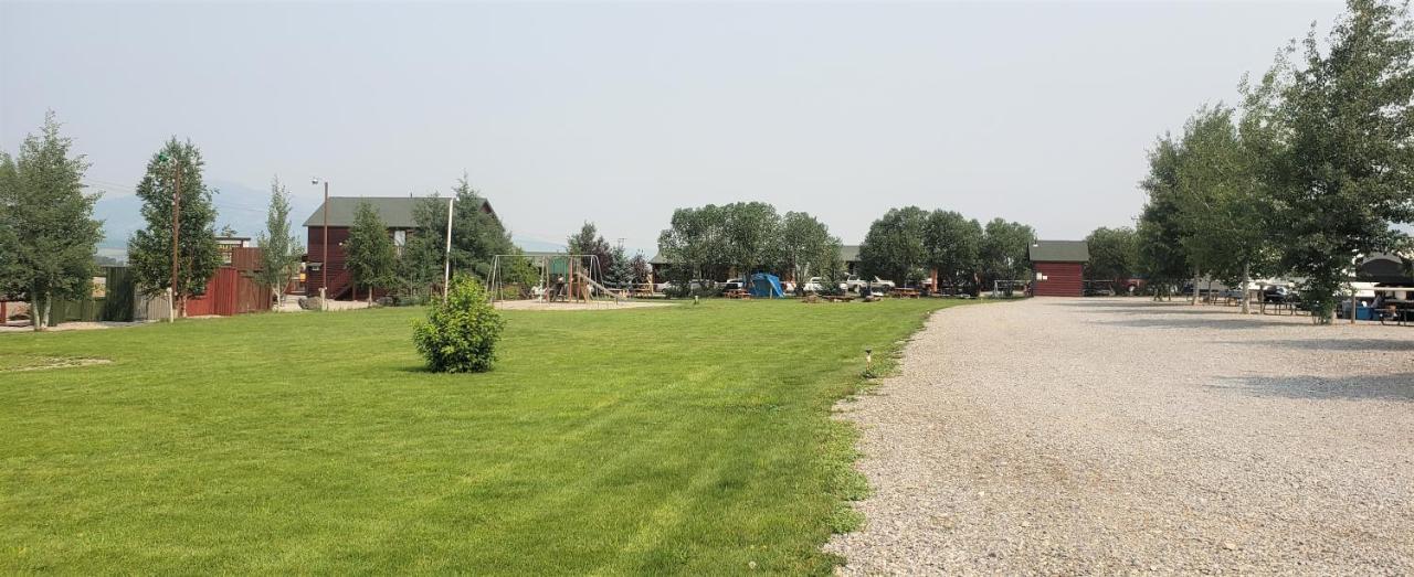 Wolf Den Log Cabin Motel And Rv Park Thayne Exterior foto